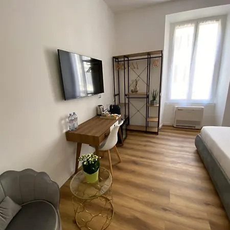 Belltower Elegans Ρώμη