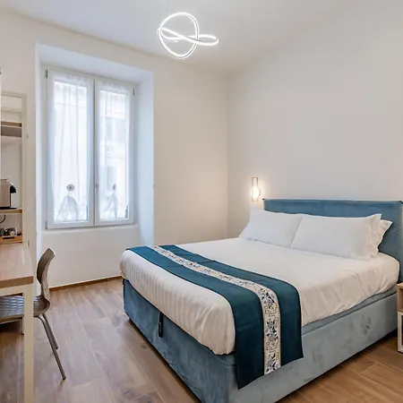 Belltower Elegans 招待所