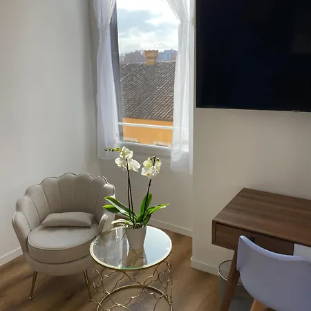 Belltower Elegans 4*