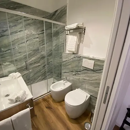 Belltower Elegans Gasthof Rom