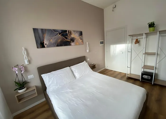 Belltower Elegans 로마