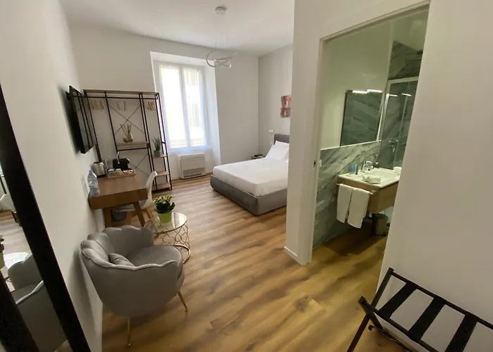 Belltower Elegans 로마